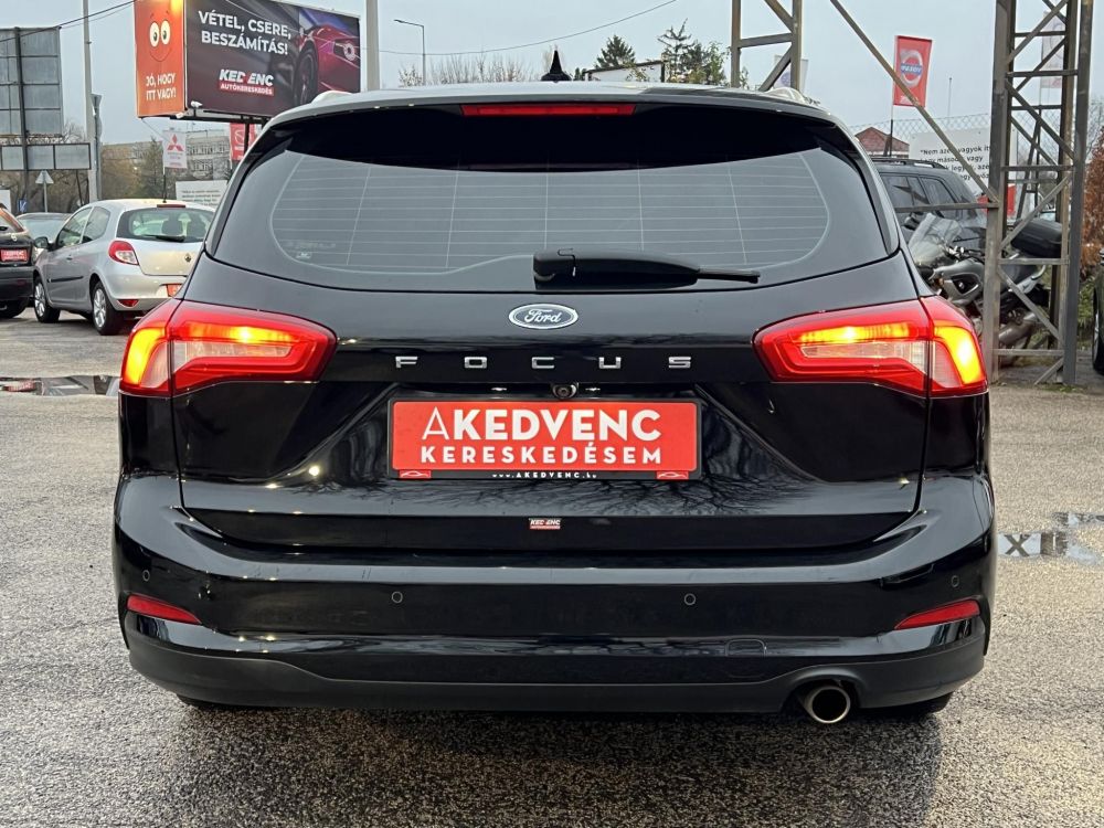 FORD FOCUS 1.0 EcoBoost Connected M.o.-i. 1.tul. Márkaszervizelt. Carplay!