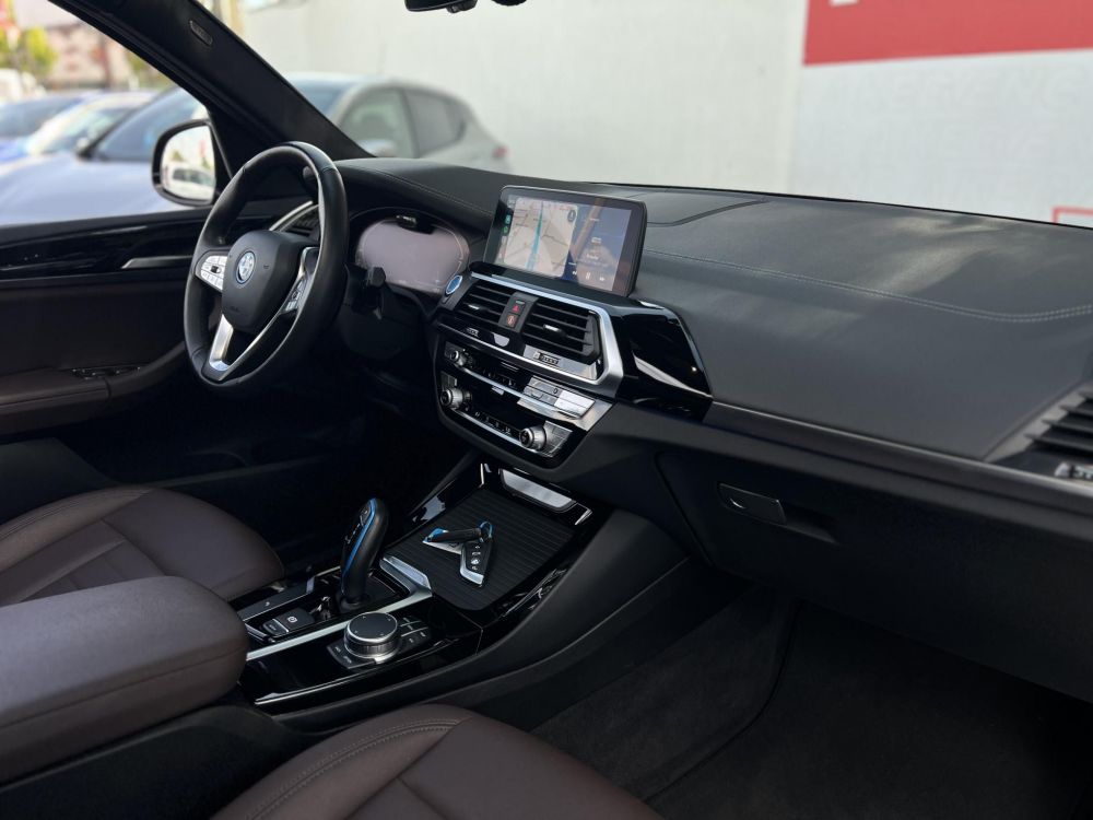 BMW IX3 73,9kWh Konyak bőr. Virtual Cockpit. Panoráma tető. CARPLAY!