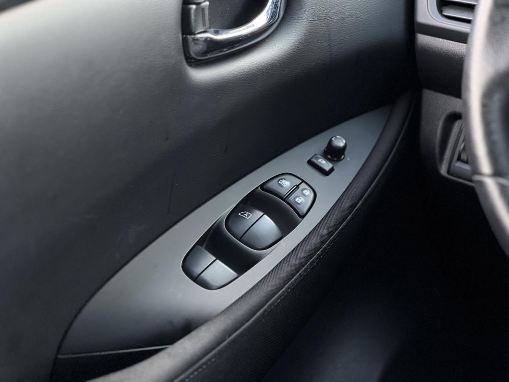 NISSAN LEAF Acenta 40kWh (Automata) 29e km. 270km hatótáv. keyless. 360 kamera. első-hátsó ülésfűtés. téli-nyári!