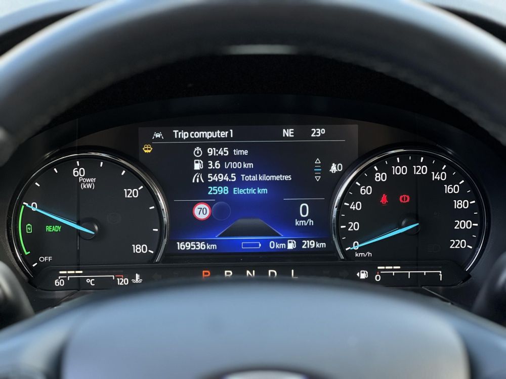 FORD KUGA 2.5 PHEV Titanium CVT 70 km elektromos hatótáv. ülés-kormányfűtés. kamera. CARPLAY!