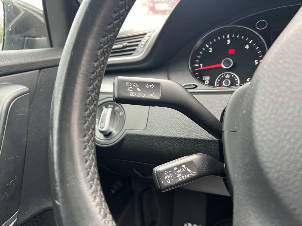 VOLKSWAGEN PASSAT VII Variant 1.6 CR TDI Comfortline BMT DSG M.o.-i. Panorámatető Tempomat Ülésfűtés Bluetooth Vezérlés cserélve!