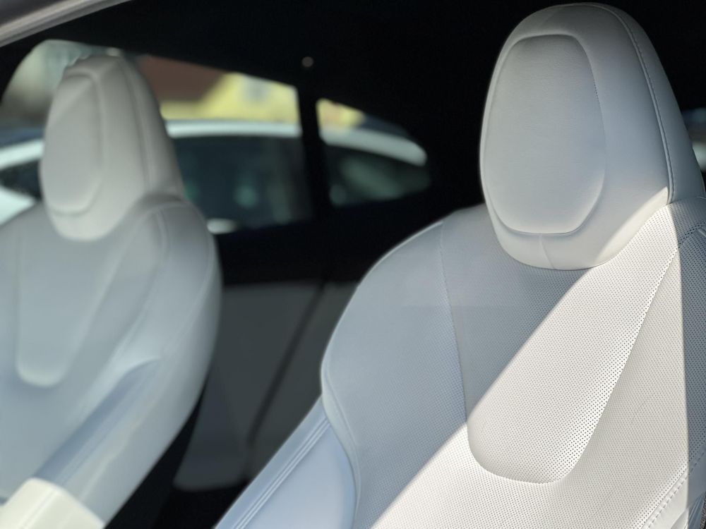 TESLA MODEL S Long Range AWD (Automata) Yoke kormány. Fehér belső. 21 felni. Garanciális