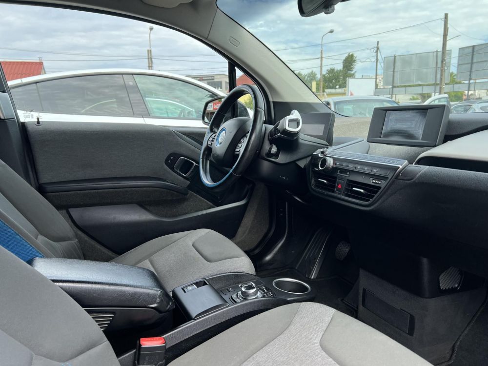 BMW I3 (Automata) 60Ah 100e km. Frissen szervizelt!