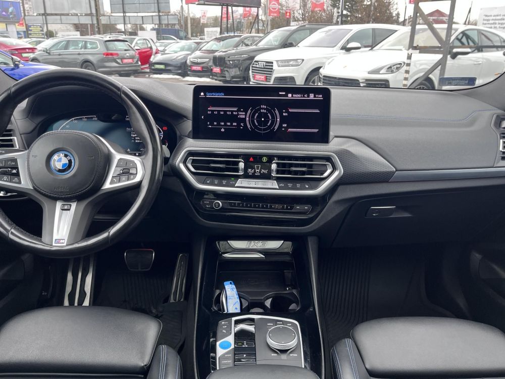 BMW IX3 73,9kWh M-sport Carplay Panoráma tető ÁFÁS-ÁR!