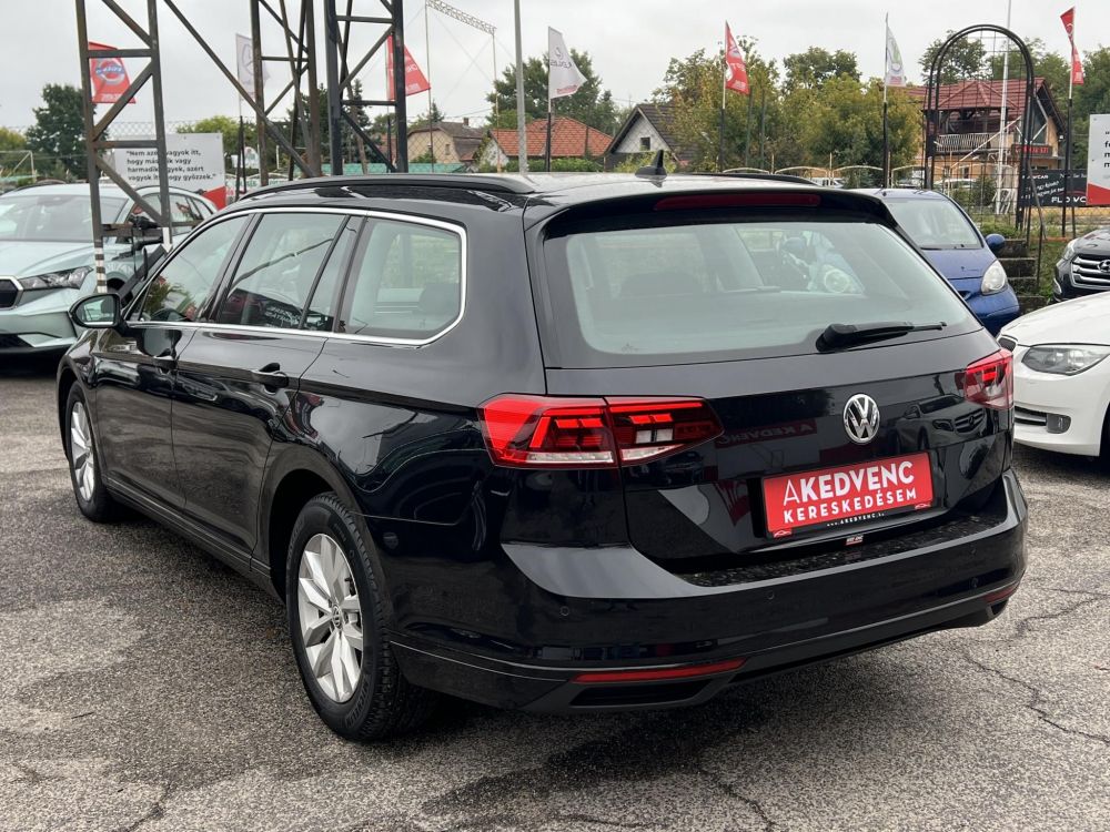 VOLKSWAGEN PASSAT VIII Variant 2.0 TDI SCR Business DSG Végig márkaszervizelt. LED Távtartó Ülésfűtés Navi Bluetooth MEGKÍMÉLT állapot!