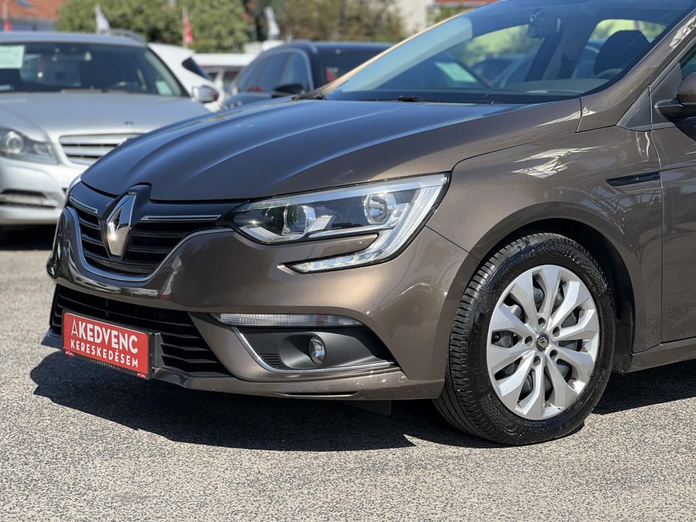 RENAULT MEGANE GrandCoupé 1.6 SCe Limited Magyarországi. 106e km Gyári fényezés Márkaszervizelt!