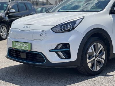 KIA NIRO e-Niro 39kWh Silver 73e km. távtartó. sávtartó. ülésfűtés. félbőr. CARPLAY!