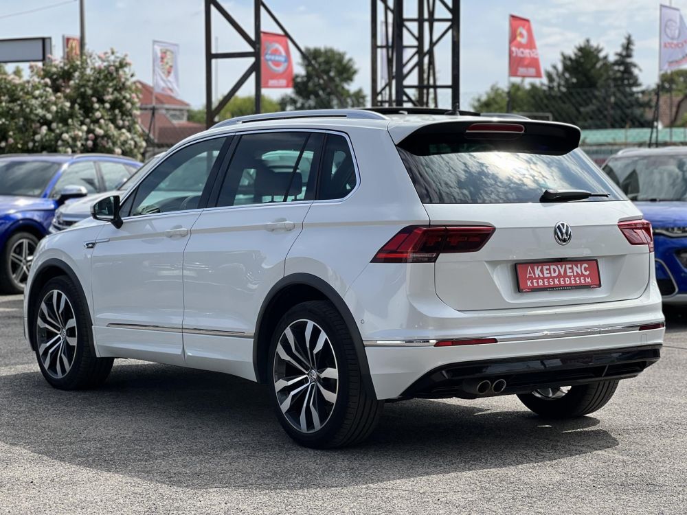 VOLKSWAGEN TIGUAN 2.0 TDI BMT SCR Highline 4Motion DSG R-line. dynaudio. panoráma tető. virtual cockpit. vezetett szervizkönyv!