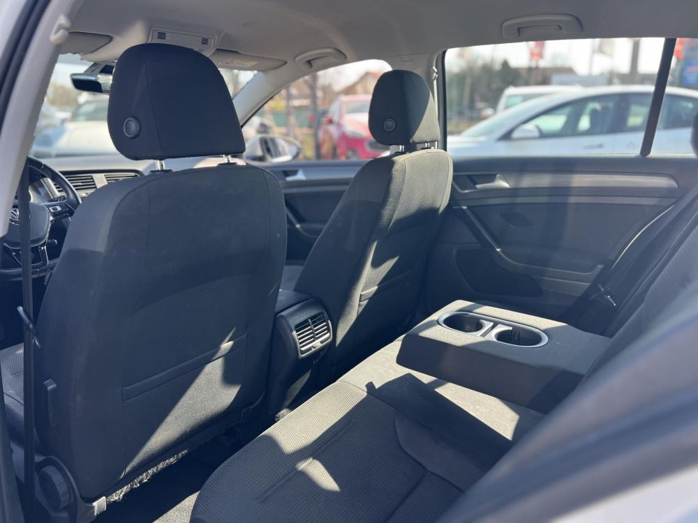 VOLKSWAGEN GOLF VII e-Golf Edition 120e km. 230km hatótáv. 2 töltő kábel. CARPLAY!