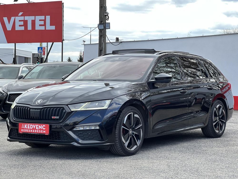 SKODA OCTAVIA Combi 2.0 TDI SCR RS DSG Magyarországi. Gyári fényezés. Végig vezetett szervizkönyv!