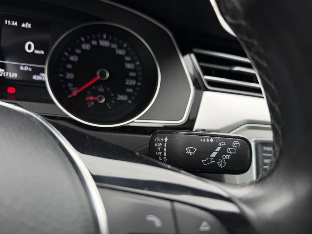 VOLKSWAGEN PASSAT VIII 1.4 TSI BMT ACT Comfortline Távtartó Navi Ülésfűtés Tolatóradar Frissen szervizelt!