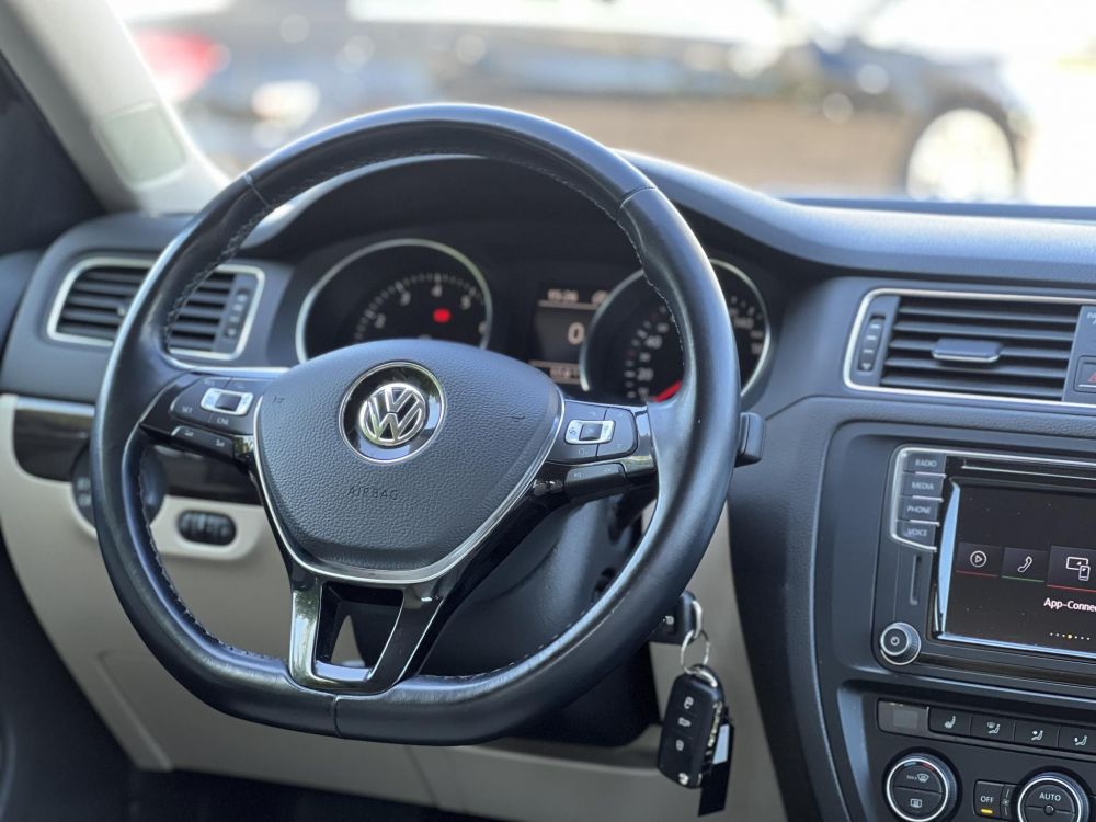 VOLKSWAGEN JETTA VI 1.4 TSI BMT Comfortline M.o.-i. friss műszaki vizsga. szervizelt! 1-Tulaj!