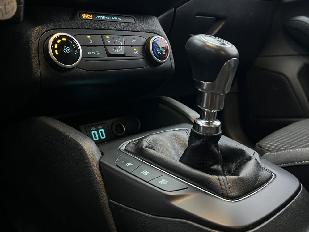 FORD FOCUS 1.0 EcoBoost Connected M.o.-i. 1.tul. Márkaszervizelt. Carplay!