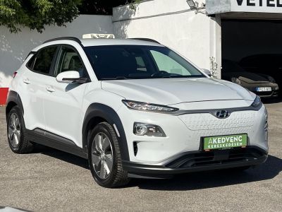 HYUNDAI KONA EV 64kWh Premium Magas felszereltség. megkímélt állapot!