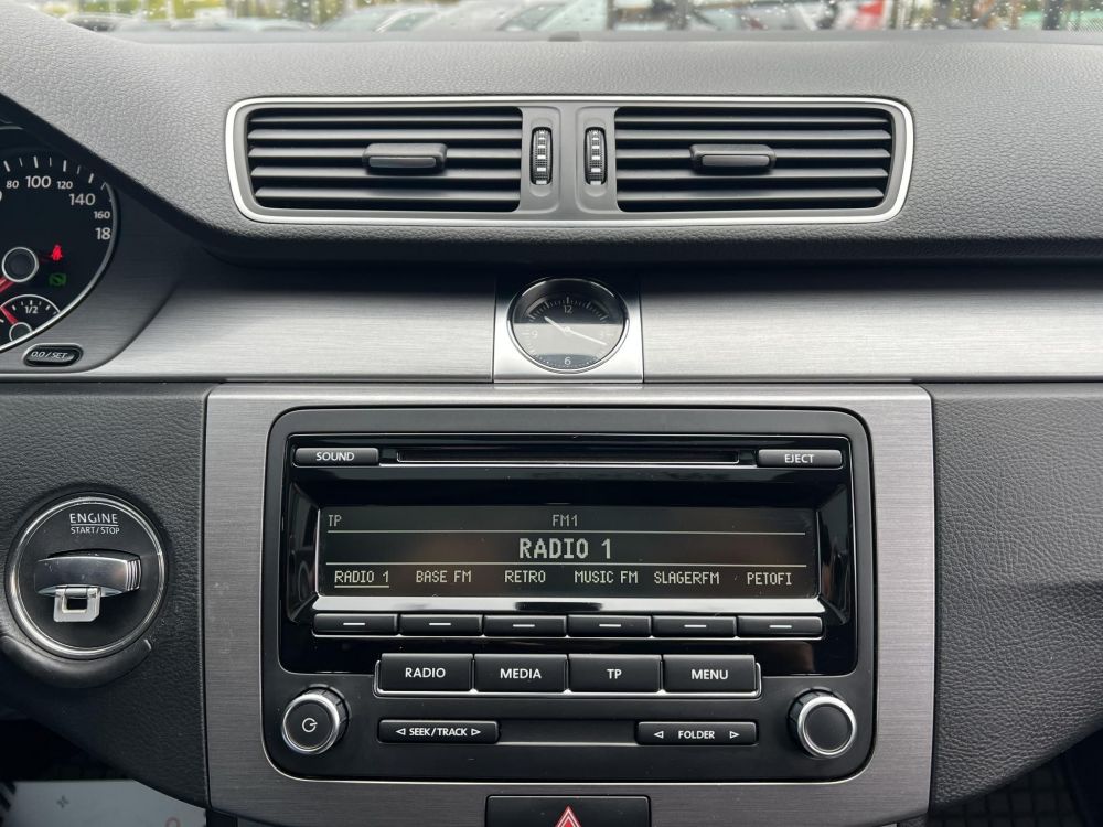 VOLKSWAGEN PASSAT VII Variant 1.6 CR TDI Comfortline BMT DSG M.o.-i. Panorámatető Tempomat Ülésfűtés Bluetooth Vezérlés cserélve!