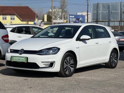 VOLKSWAGEN GOLF VII e-Golf Edition 120e km. 230km hatótáv. 2 töltő kábel. CARPLAY!