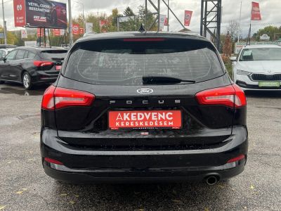 FORD FOCUS 1.0 EcoBoost Connected M.o.-i. 1.tul. Márkaszervizelt! Carplay