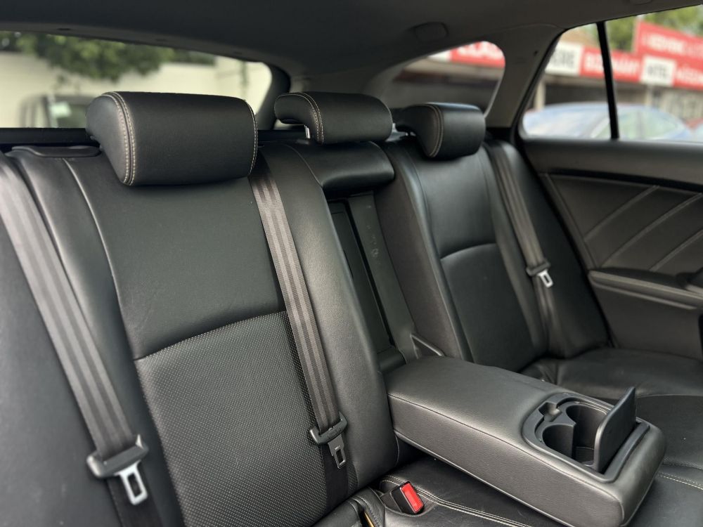 TOYOTA AVENSIS Touring Sports 2.0 Executive CVT Magyarországi. Magasan felszerelt. Rendszeresen karbantartott!