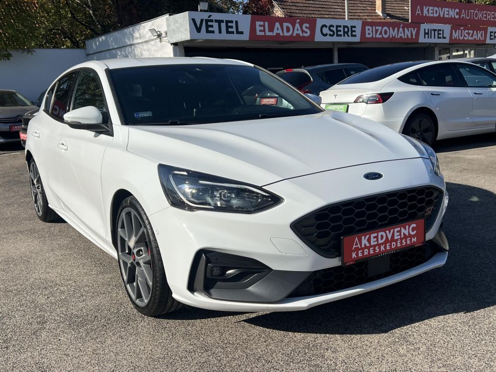 FORD FOCUS 2.3 EcoBoost ST Frissen szervizelt. RECARO. Carplay