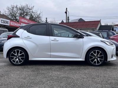 TOYOTA YARIS 1.5 VVT-i Selection Style Magyar. 109e km Kamera Digit Bőr
