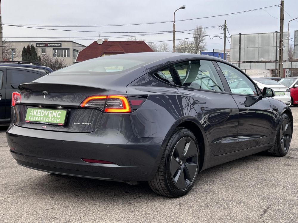 TESLA MODEL 3 Long Range AWD (Automata) 77e km. FEHÉR BELSŐ. mátrix LED. hőszivattyú. garanciális!