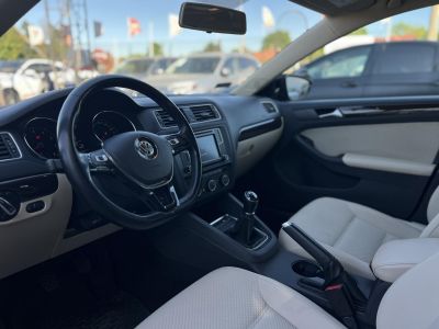 VOLKSWAGEN JETTA VI 1.4 TSI BMT Comfortline M.o.-i. friss műszaki vizsga. szervizelt! 1-Tulaj!