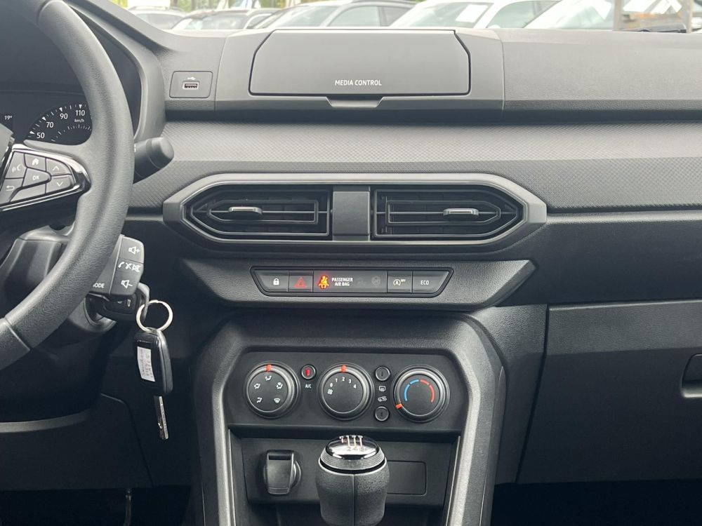 DACIA SANDERO 1.0 TCe Essential Magyarországi. Gyári fényezés. Végig vezetett szervizkönyv!