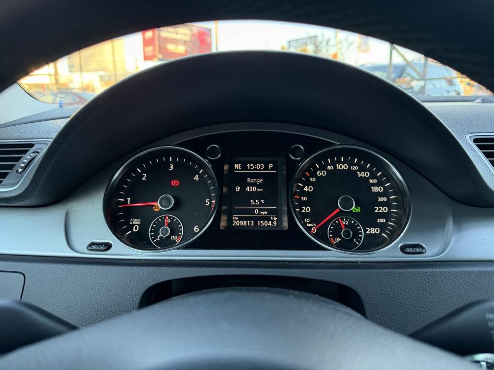 VOLKSWAGEN CC 2.0 CR TDI BMT DSG [5 személy] Xenon Tempomat Ülésfűtés PDC Navi Bluetooth 2 gyári kulcs!