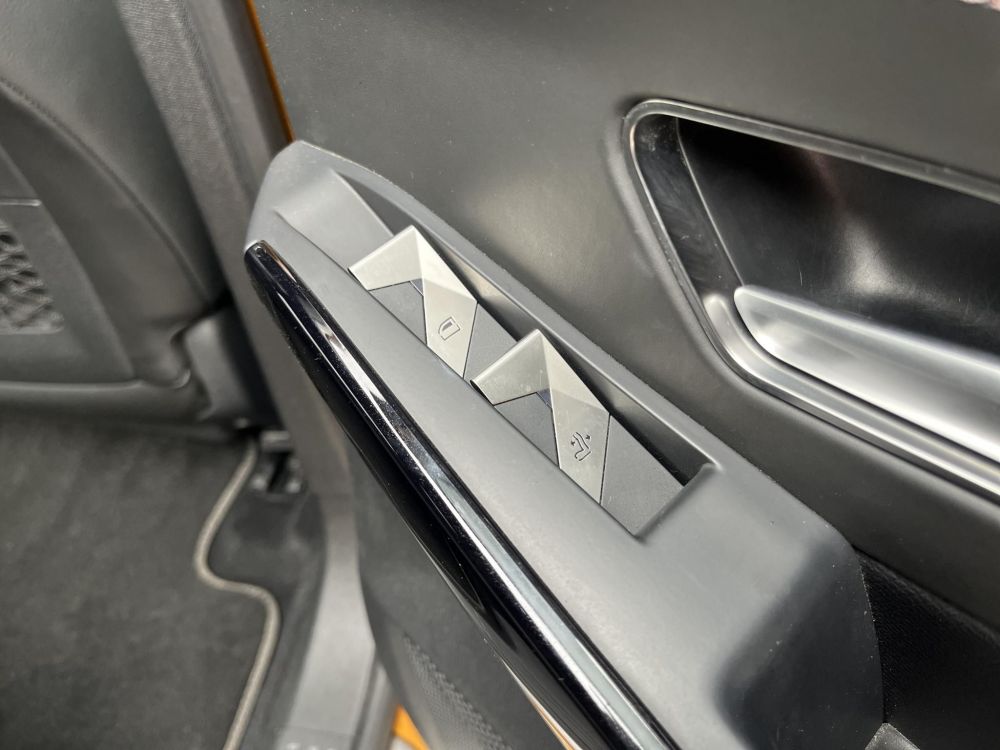 DS DS 7 Crossback 1.5 BlueHDi Rivoli S&S EAT8 Prémium felszereltség. Mátrix LED fényszórók