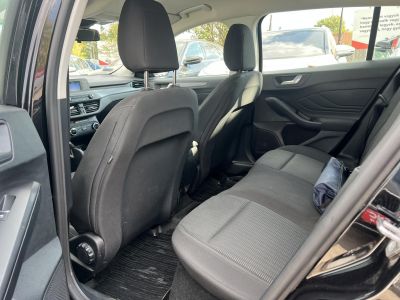 FORD FOCUS 1.0 EcoBoost Trend M.o.-i. 1.tul. Márkaszervizelt!