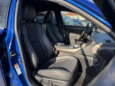 LEXUS IS 200t F Sport (Automata) 75e km. Magyarországi. Márkaszervizelt!