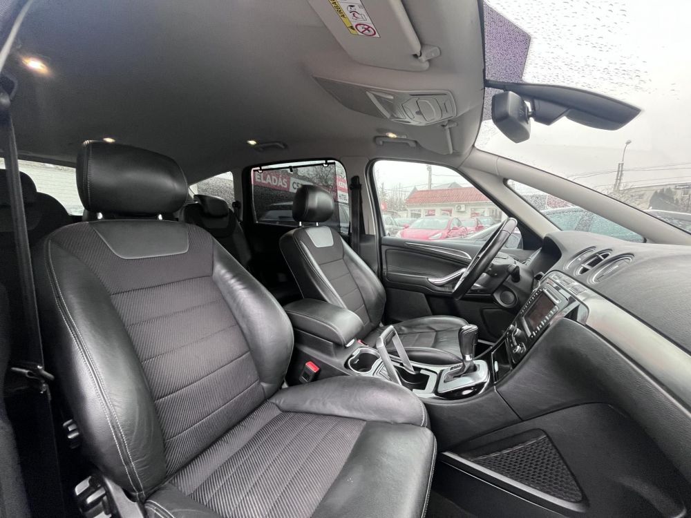 FORD S-MAX 2.0 TDCi Business Powershift Tempomat. fűthető ülések. navigáció. téli-nyári kerékszett