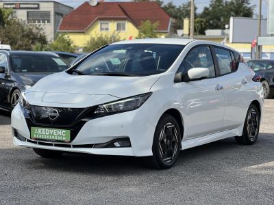 NISSAN LEAF Acenta 40kWh (Automata) 29e km. 270km hatótáv. keyless. 360 kamera. első-hátsó ülésfűtés. téli-nyári!