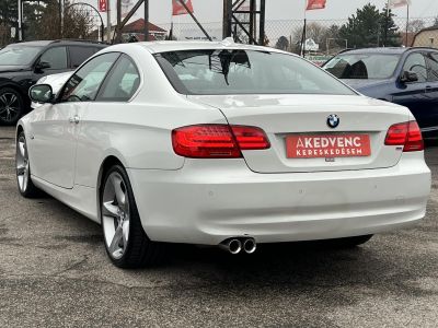 BMW 325i (Automata) Xenon Tempomat Ülésfűtés Bluetooth Navi PDC Friss vizsga!