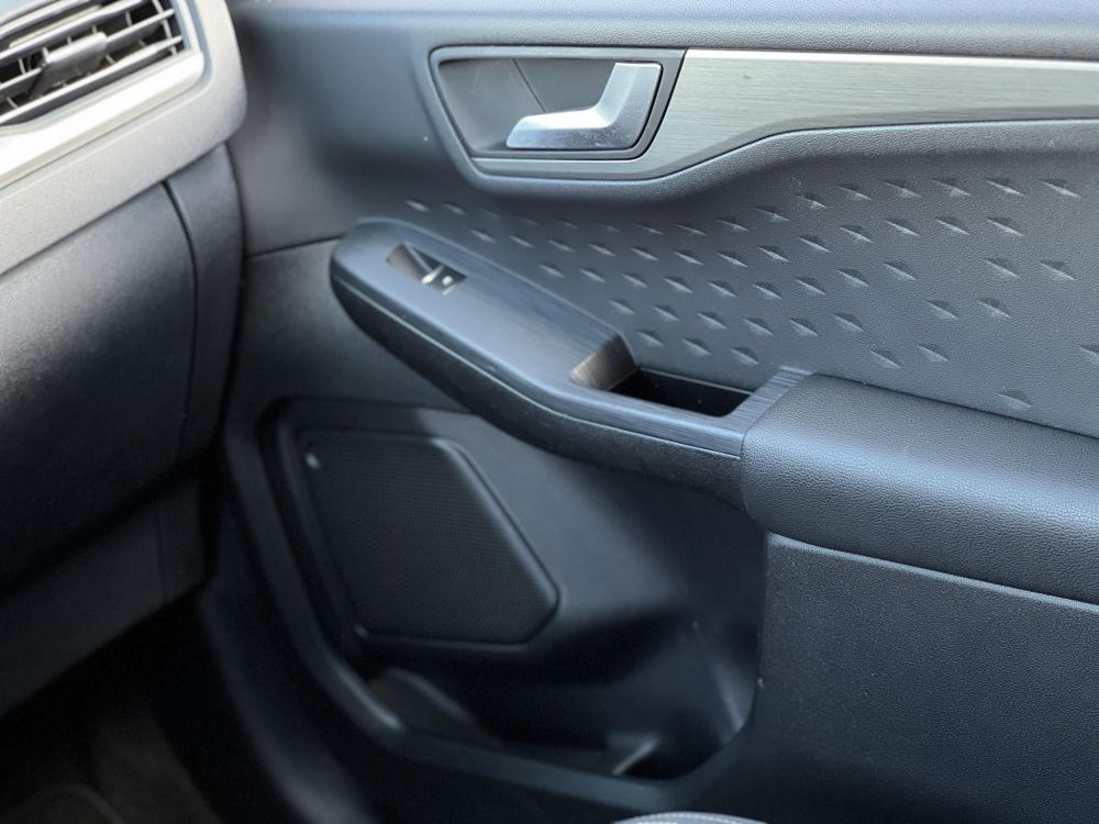 FORD KUGA 2.5 PHEV Titanium CVT 70 km elektromos hatótáv. ülés-kormányfűtés. kamera. CARPLAY!