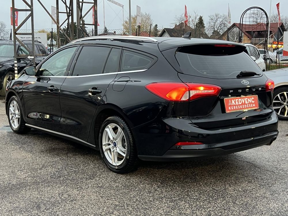 FORD FOCUS 1.0 EcoBoost Connected M.o.-i. 1.tul. Márkaszervizelt. Carplay!