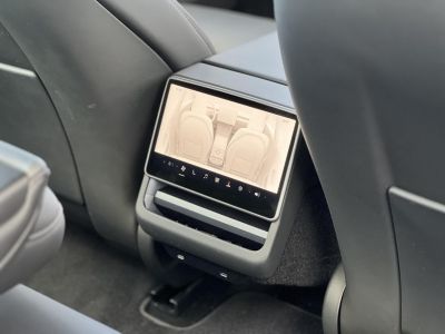 TESLA MODEL 3 Long Range AWD (Automata) HIGHLAND. TÉLI-NYÁRI SZETT GYÁRI ALUFELNIVEL