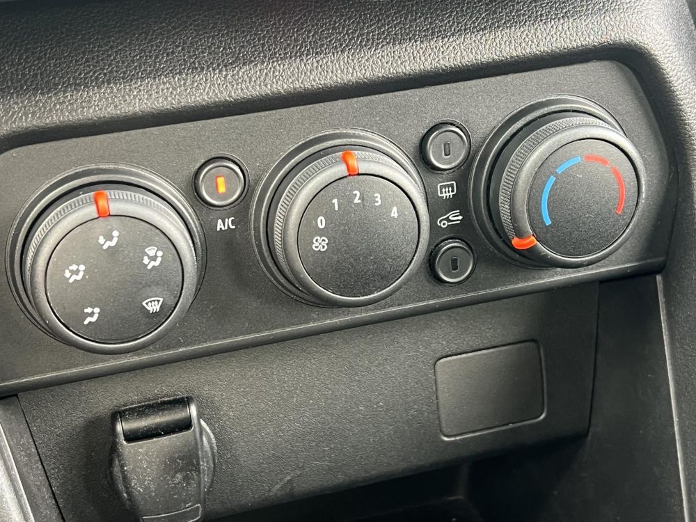 DACIA SANDERO 1.0 TCe Essential Magyarországi. Gyári fényezés. Végig vezetett szervizkönyv!