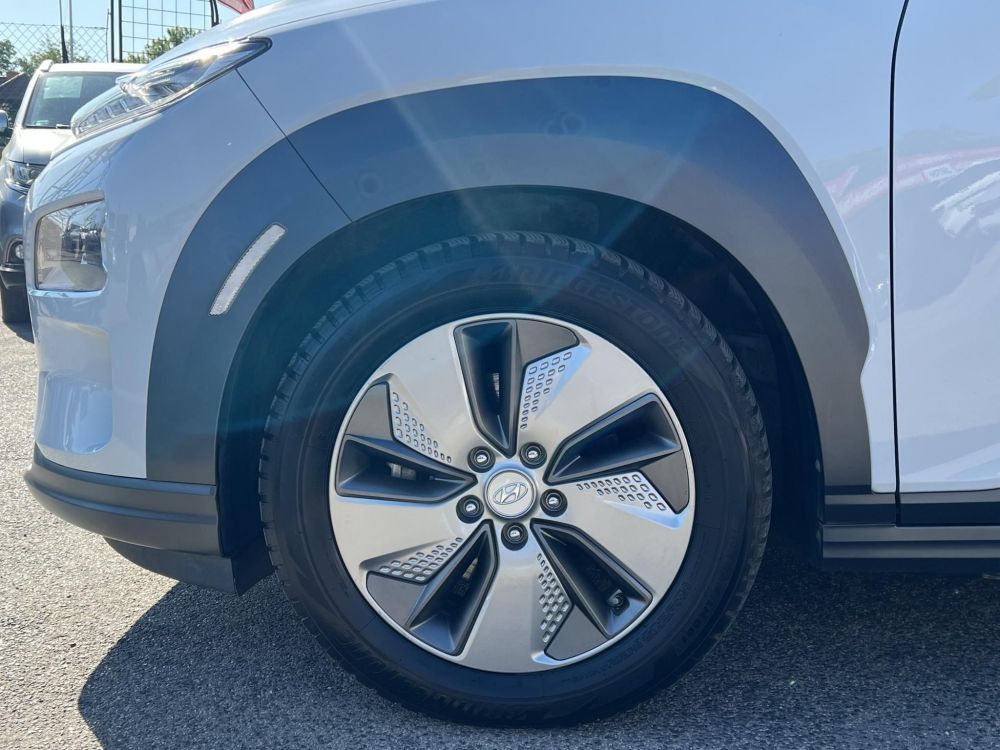 HYUNDAI KONA EV 64kWh Premium Magas felszereltség. megkímélt állapot!