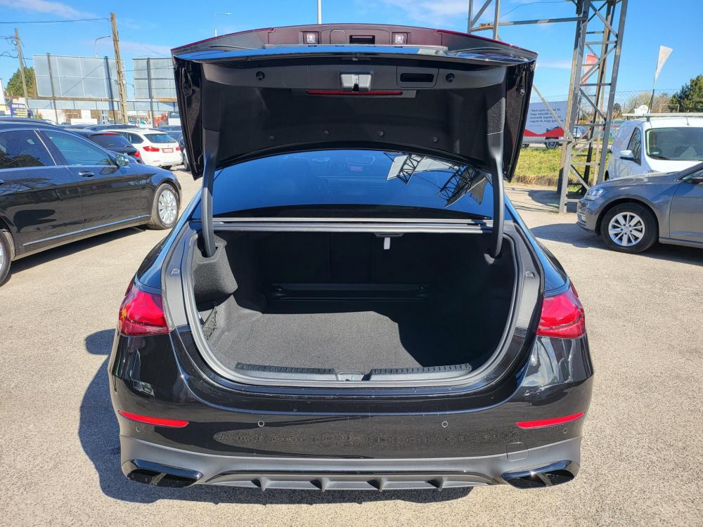 MERCEDES-BENZ E 200 9G-TRONIC Mild hybrid drive AMG Night Edition garanciális