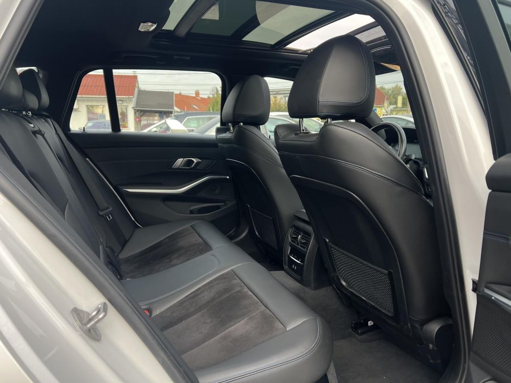 BMW 330e M Sport (Automata) Frissen szervizelt. LED Panorámatető ACC Holttér Keyless Sávtartó