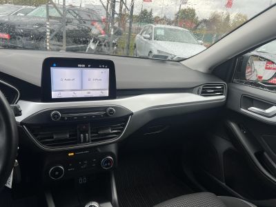 FORD FOCUS 1.0 EcoBoost Connected M.o.-i. 1.tul. Márkaszervizelt! Carplay