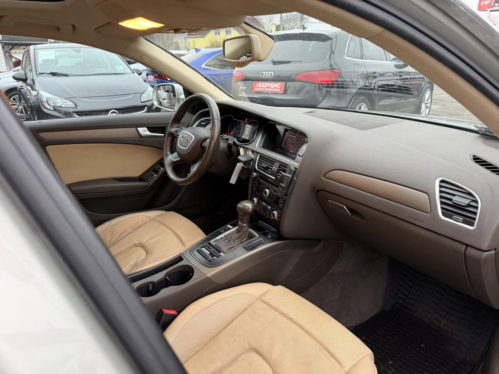 AUDI A4 2.0 TDI multitronic Magyarországi Napfénytető Xenon Üléshűtés PDC Téli-nyári kerék!