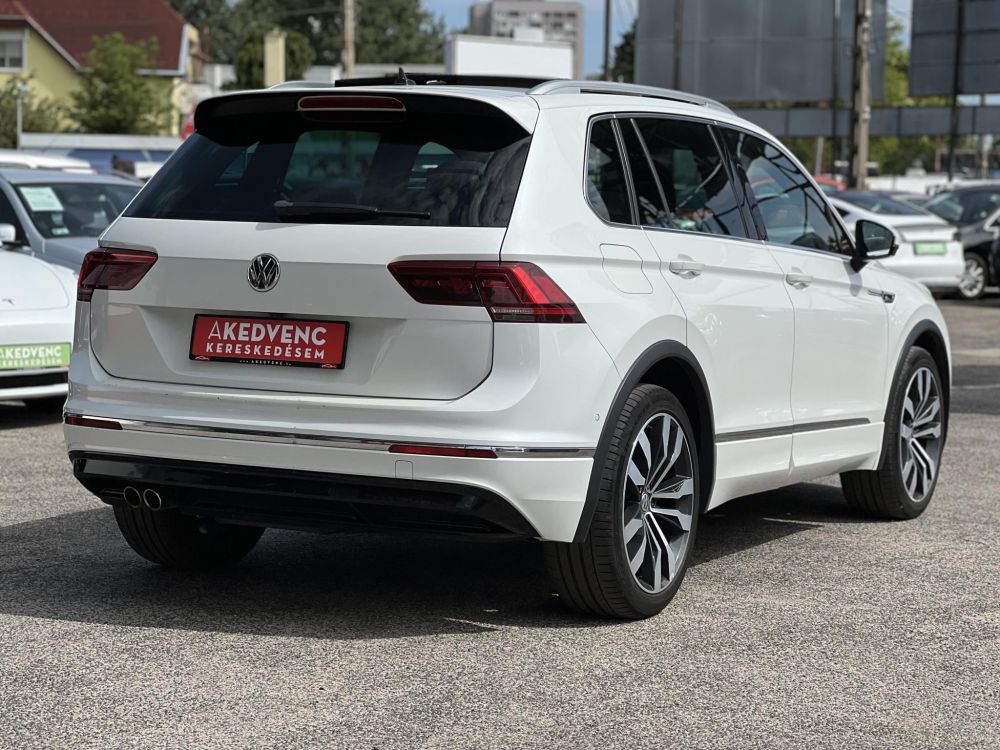VOLKSWAGEN TIGUAN 2.0 TDI BMT SCR Highline 4Motion DSG R-line. dynaudio. panoráma tető. virtual cockpit. vezetett szervizkönyv!