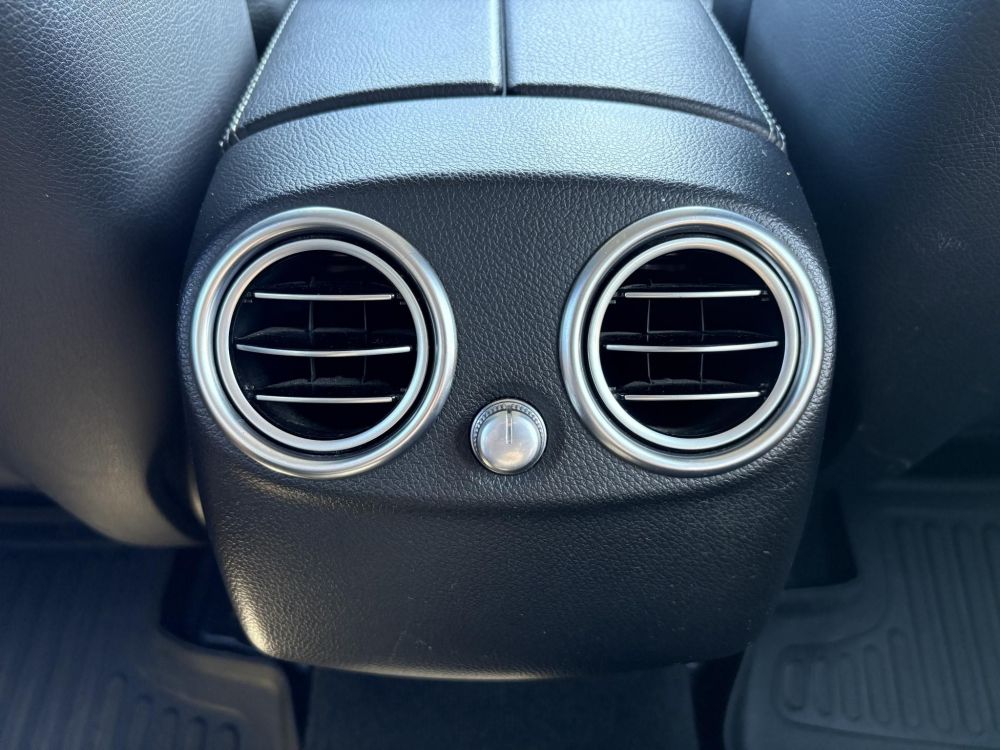 MERCEDES-BENZ GLC 220 d 4Matic 9G-TRONIC AMG csomag. LED Távtartó Head-Up Navi 360 kamera Bluetooth Megkímélt!