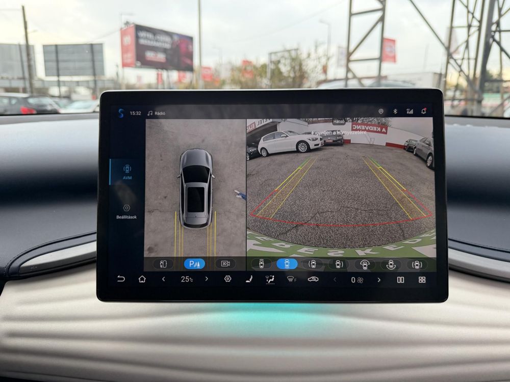 BYD ATTO 3 Design 60,4kWh LFP. M.o.-i. 1.tul. garanciális. panorámatető. világos belső!