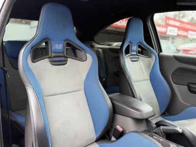 FORD FOCUS RS 2.5 T Értékes kiegészítőkkel