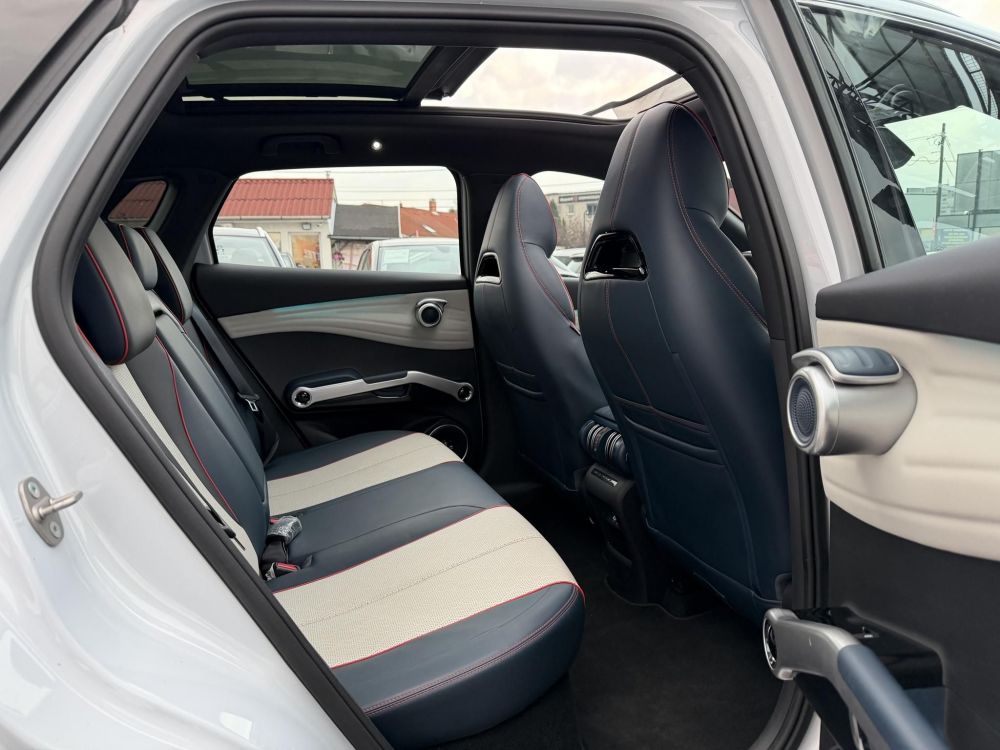 BYD ATTO 3 Design 60,4kWh LFP. M.o.-i. 1.tul. garanciális. panorámatető. világos belső!