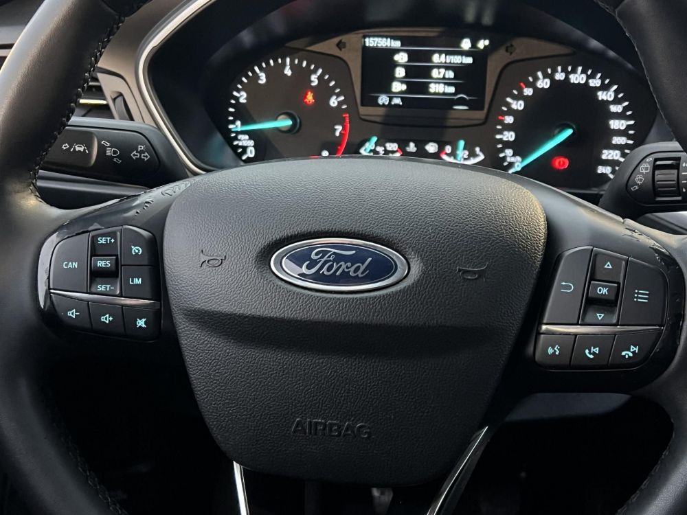 FORD FOCUS 1.0 EcoBoost Connected M.o.-i. 1.tul. Márkaszervizelt. Carplay!