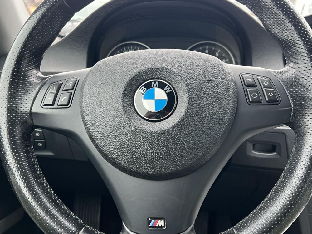 BMW 325i (Automata) Xenon Tempomat Ülésfűtés Bluetooth Navi PDC Friss vizsga!